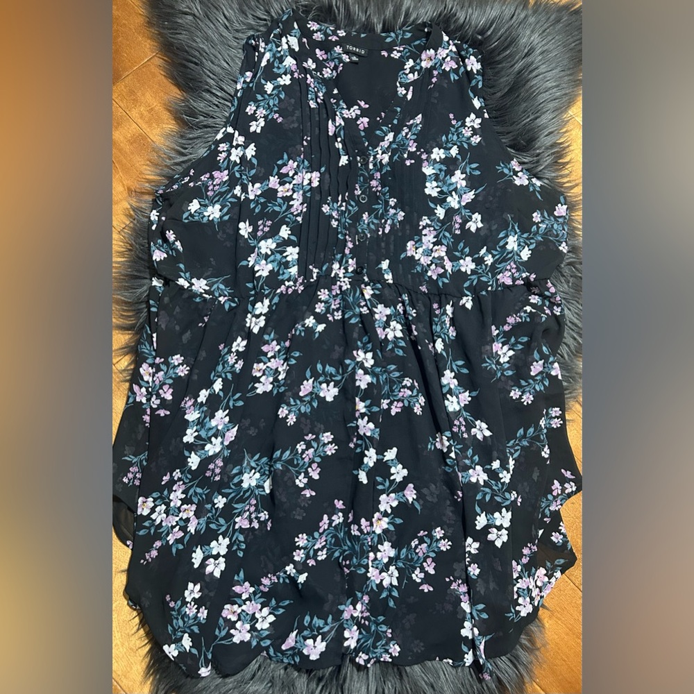 Torrid Black Floral Sleeveless Sheer Chiffon Pintuck Tunic Tank Top Size 1X - Picture 3 of 4